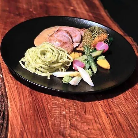 赫齐恩艾依维立酒店 3*