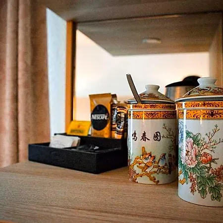赫齐恩艾依维立酒店 酒店